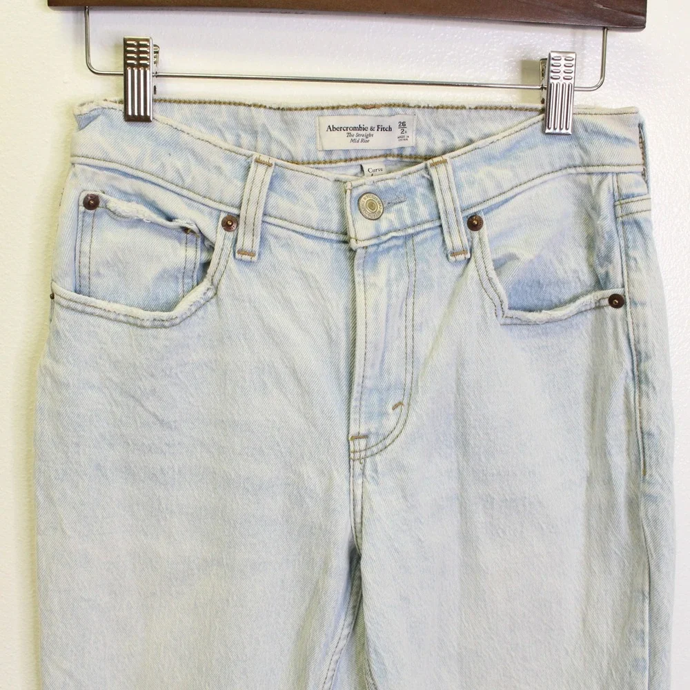 Abercrombie & Fitch Curve Love The Straight Mid Rise Jean Size‎ 26